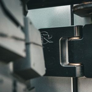 SV-R Rear door hinges