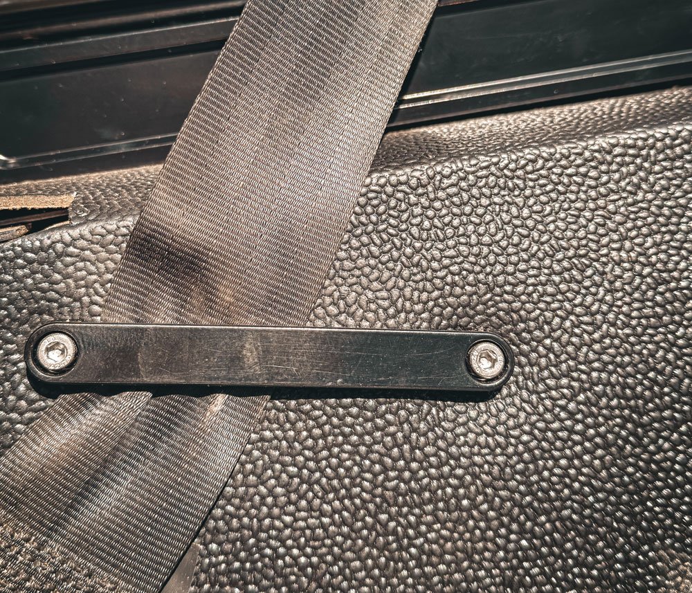 seat-belt-retenion-bar SV-R seatbelt retention bars made in the UK from billet